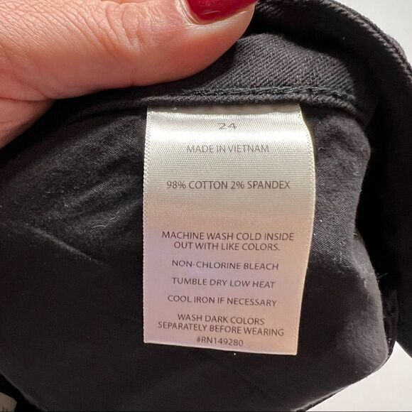 Slink Jeans | NWT Black Curvy Raw Hem Jean Shorts - Picture 7 of 7